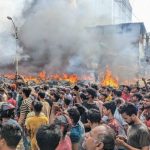 বঙ্গবাজারে আগুন: পুলিশের উপর হামলার অভিযোগে ৩০০ জনের বিরুদ্ধে মামলা