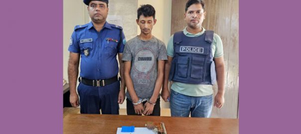 দেবিদ্বারে ইয়াবা ও দেশীয় অস্ত্রসহ যুবক আটক