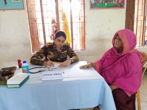 বরুড়ায় সেনাবাহিনীর ফ্রি মেডিকেল ক্যাম্পেইন: সেবা পেলেন প্রায় দেড় হাজার মানুষ