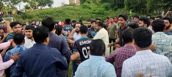 কুবিতে ফুটবল খেলাকে কেন্দ্র করে ছাত্র-শিক্ষক দ্বন্দ্ব