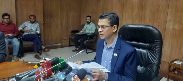 মাতৃত্বকালীন ছুটি বাড়ছে নারী শ্রমিকদের