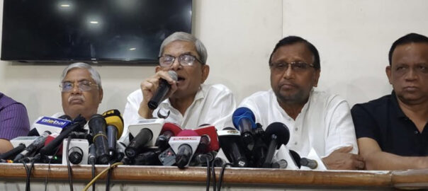 বিএনপির আন্দোলনে পুলিশকে বাধা না দেওয়ার আহ্বান ফখরুলের
