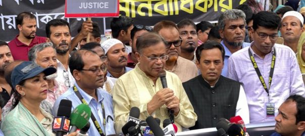 বিএনপি বেগম জিয়াকে ‘গিনিপিগ ও রাজনীতির দাবার গুটি’বানিয়েছে: তথ্যমন্ত্রী