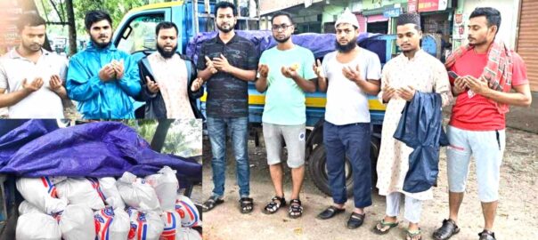 পানিবন্দি মানুষের পাশে