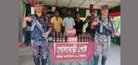 কুমিল্লায় ৩০ বোতল