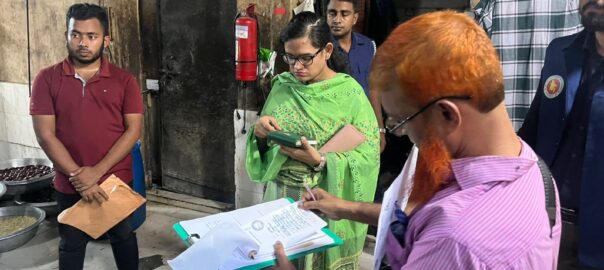 কুমিল্লায় মোবাইল কোর্ট অভিযান