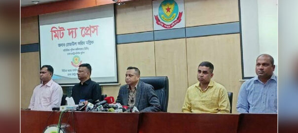 ডিবিতে থাকবে না আয়নাঘর