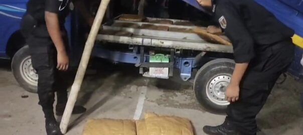 কুমিল্লায় পিকআপ ভ্যানের