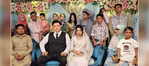 প্রেমের টানে বাংলাদেশে