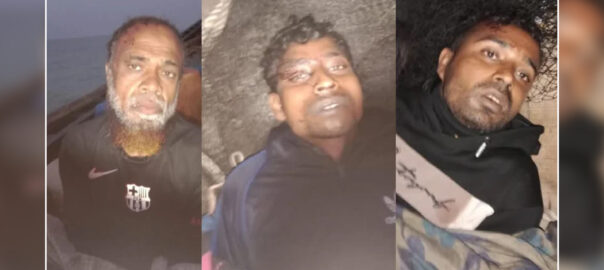 দুবলার চরে ৩ ভারতীয় জলদস্যুকে গণধোলাই
