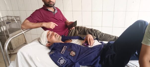 কুমিল্লায় ভ্রাম্যমাণ আদালত পরিচালনার সময় এসিল্যান্ডের উপর হামলা, ২ জন আহত