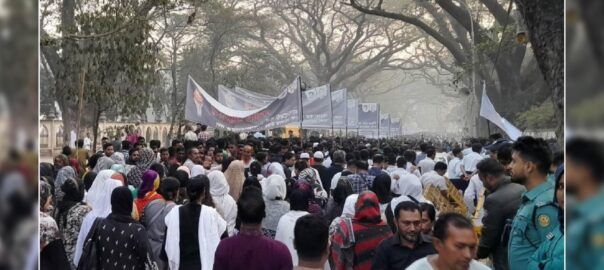 ভাষাসৈনিকদের প্রতি শ্রদ্ধা জানাতে