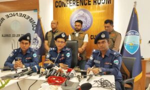কুমিল্লায় ডাকাত দলের দুই সদস্য আটক