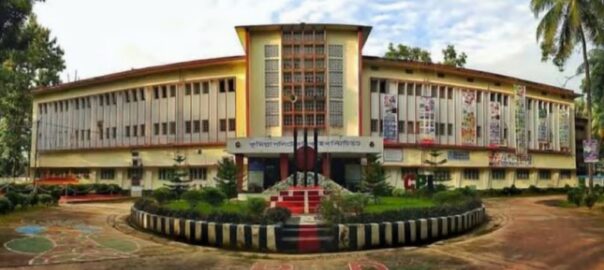 ৮ম পর্ব ইর্ন্টার্নশিপের টাকা নিয়ে শিক্ষার্থীদের মাঝে ক্ষোভ