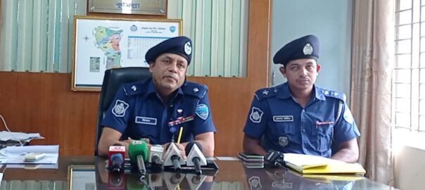 স্ত্রীকে শ্বাসরোধে হত্যা করে লাশ টয়লেটের ট্যাংকিতে