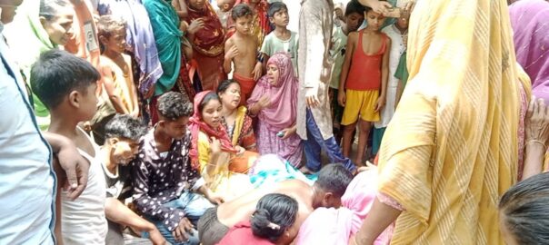ব্রাহ্মণপাড়া নানার বাড়িতে বেড়াতে এসে