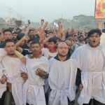 কুমিল্লা-৭ আসনে মনোনয়ন পরিবর্তনের দাবি কাফনের কাপড় পড়ে মহাসড়কে বিক্ষোভ