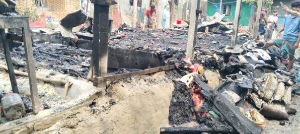 কুমিল্লার চৌদ্দগ্রামে ভয়াবহ অগ্নিকান্ডে সর্বস্ব হাড়িয়ে দিশেহারা সিএনজি চালক