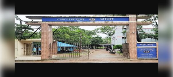 মাইকে ঘোষণা দিয়ে পুলিশ পিটিয়ে সাজাপ্রাপ্ত আসামিকে ছিনতাই