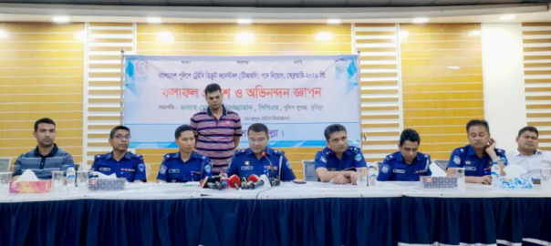 কুমিল্লায় ১২০ টাকায় পুলিশের চাকরি পেলেন ১০১ জন তরুণ-তরুণী