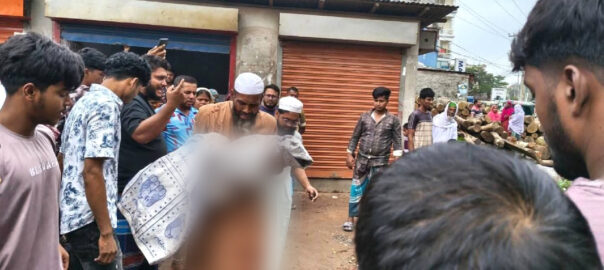 দেবিদ্বারে বাবার মোটরসাইকেল থেকে ছিটকে পড়ে প্রাণ গেল ছেলের