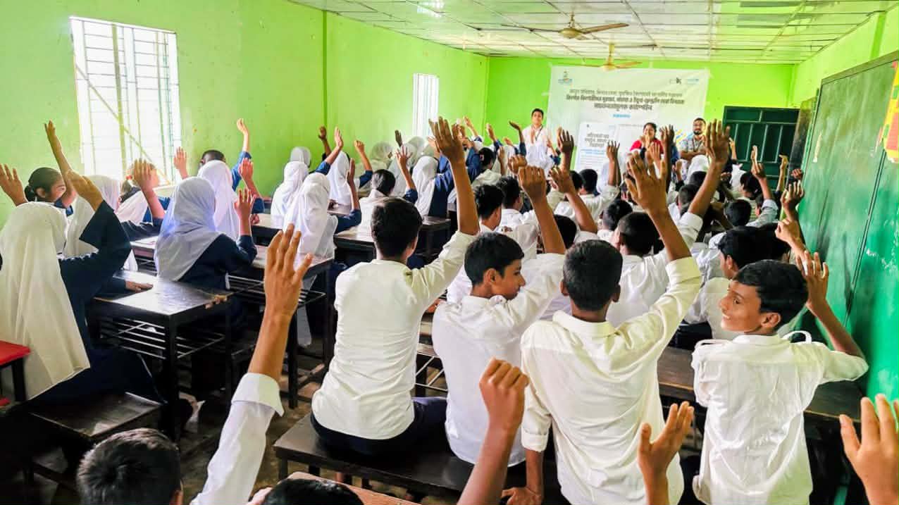 কক্সবাজারে কিশোর-কিশোরীদের স্বাস্থ্য ও নিরাপত্তায় বিশেষ প্রচারণা